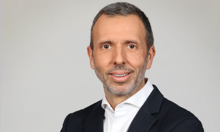 R. BOURREAU (SFR) : «L’IA va révolutionner tous les métiers : service client, réseaux et marketing»
