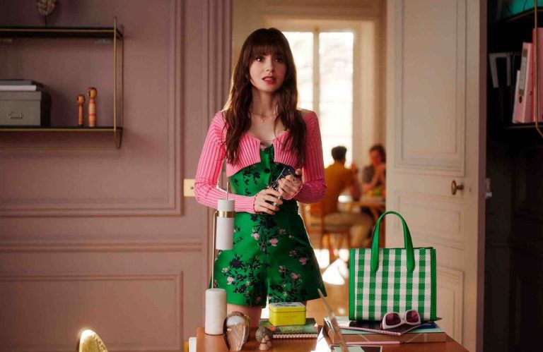 «Emily in Paris»: le placement de produits au coeur de l’intrigue !