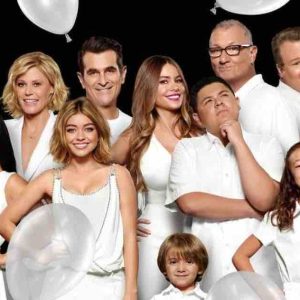 NRJ 12 : 5ème chaîne nationale et leader TNT auprès des 25-49 avec «Modern Family»