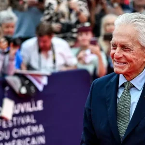 50 ans de cinéma à Deauville : Michael Douglas, une nouvelle directrice, et des célébrités comme Natalie Portman en vedette 