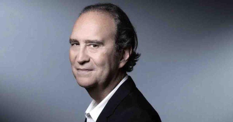 Xavier Niel, entrepreneur atypique, volontiers «showman», qui irrite ses concurrents