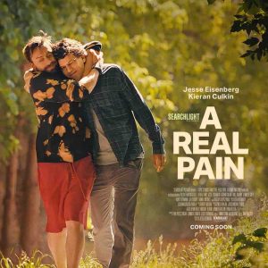 «A REAL PAIN» : le prochain film de Jesse Eisenberg primé au Festival International du Film de la Roche-sur-Yon