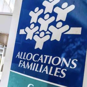 Allocations familiales : 15 associations saisissent le Conseil d’Etat contre l’algorithme anti-fraude de la CNAF