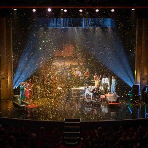 CANAL+ : le show inédit «40» présenté par Antoine de Caunes à l’occasion des 40 ANS de Canal+ le lundi 4 novembre à 21h00