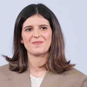 Clara Chappaz au gouvernement pour placer la France au centre de la course internationale à l’IA