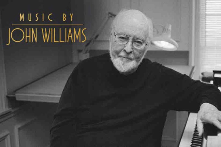 Le compositeur John Williams, 92 ans, se dévoile dans un documentaire produit par Steven Spielberg