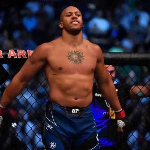 Mediawan met le pied dans le MMA avec un documentaire sur le champion français Ciryl Gane en préparation