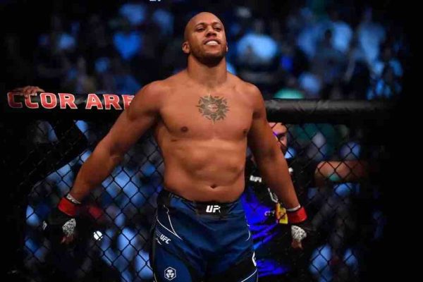 Mediawan met le pied dans le MMA avec un documentaire sur le champion français Ciryl Gane en préparation