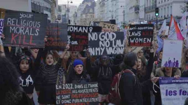 Public Sénat : le documentaire inédit «IVG Histoire(s) : de combattantes» samedi 9 novembre à 21h00