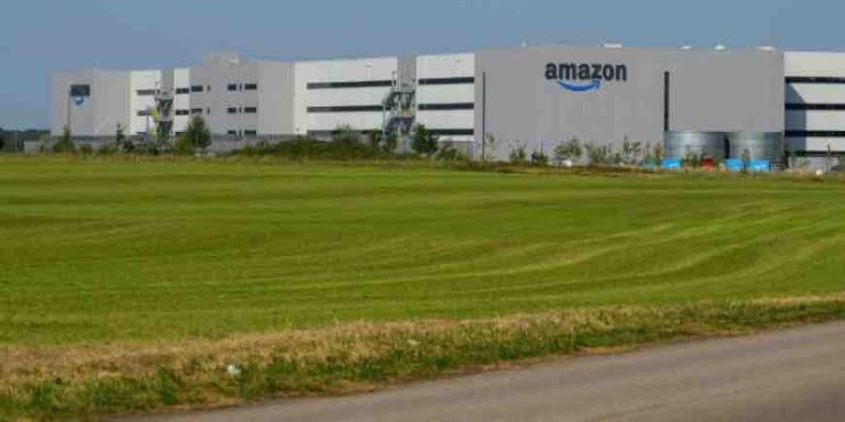 Régulation du marché du livre : la lutte d’influence entre Amazon et libraires plus vive que jamais