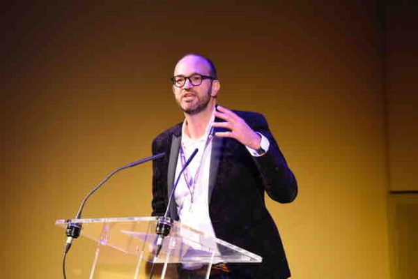 T. DE SAINT MAURICE (Paris Podcast Festival) : «Le marché du podcast UK est bien plus structuré qu’en France»