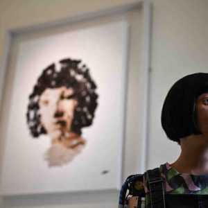 Une oeuvre du robot artiste Ai-Da, un humanoïde doté d’une intelligence artificielle, va être mise aux enchères en novembre à Londres