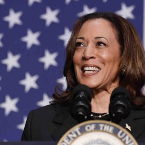 X : des centaines de «bots» prorusses diffusant de fausses informations sur la candidate Kamala Harris, selon une étude