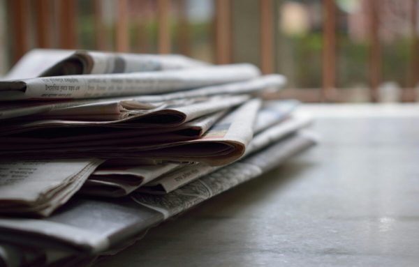 Ebra impose une charte sur l’IA aux journaux régionaux, les journalistes contestent les méthodes 