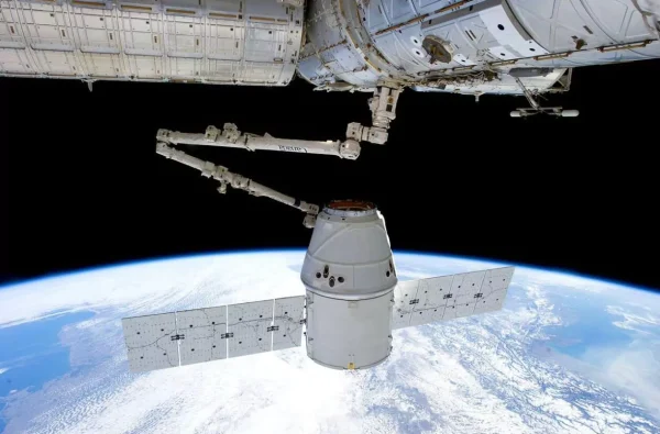 SpaceX bouleverse le marché satellite européen, Airbus et Thales annoncent des suppressions d’emplois 
