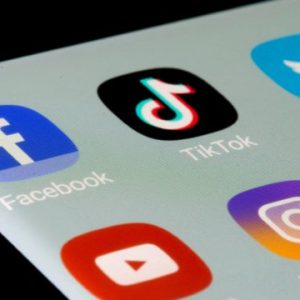 Global Witness : TikTok et Facebook laissent passer des fausses annonces sur l’élection américain 
