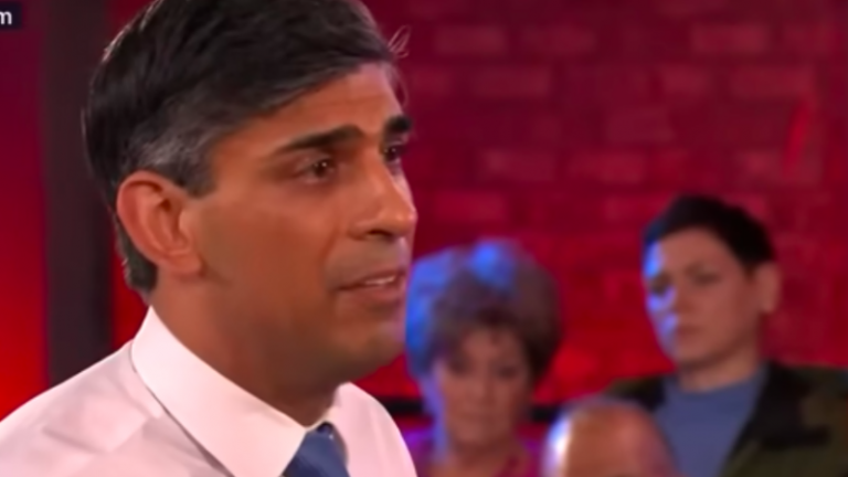 Ofcom inflige une amende de 100 000 £ à GB News pour avoir «enfreint les règles d’impartialité»