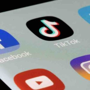 Modération des contenus en ligne: le gouvernement rappelle à l’ordre les réseaux sociaux