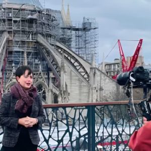 France 24 : «ActuElles: les bâtisseuses de Notre-Dame, hier et aujourd’hui» vendredi 6 décembre à 16h15