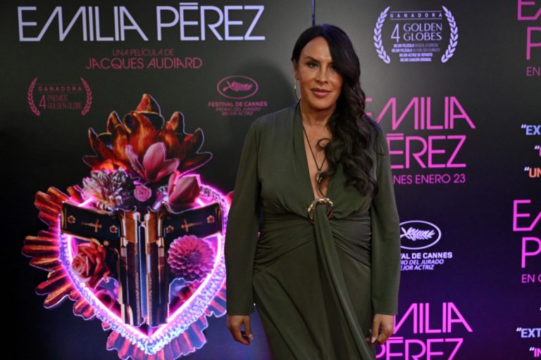 Tweets jugés offensants : une maison d’édition espagnole renonce à rééditer un roman de l’actrice Karla Sofía Gascón