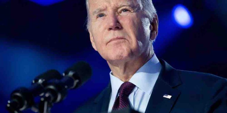 Joe Biden signe un décret visant à renforcer la cybersécurité aux Etats-Unis et à faciliter les sanctions à l’encontre des pays à l’origine de cyberattaques