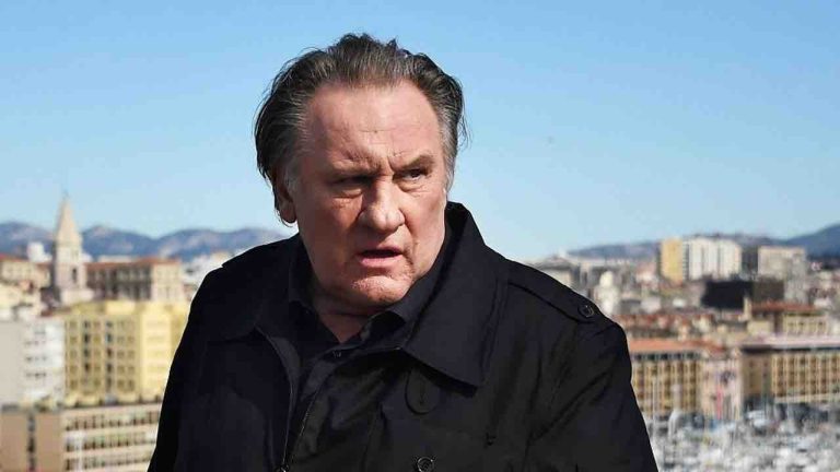 Après un premier renvoi, le procès de Gérard Depardieu pour agressions sexuelles s’ouvre lundi à Paris 