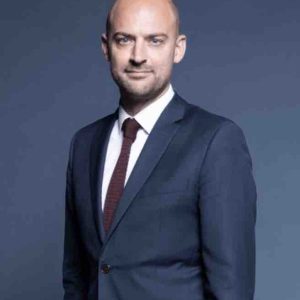 Le chef de la diplomatie française Jean-Noël Barrot exhorte la Commission européenne à agir contre lon Musk