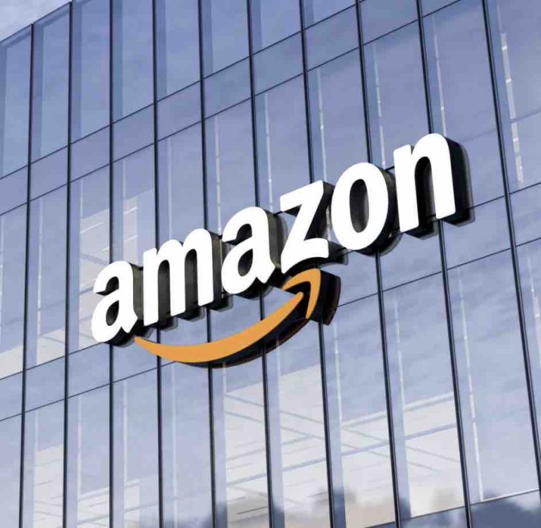 Amazon bondit en Bourse grâce au boom de son activité cloud et à ses paris dans l’IA 