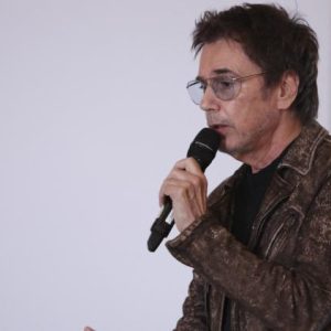 Jean-Michel Jarre accuse Spotify de vouloir remplacer les artistes par l’IA 