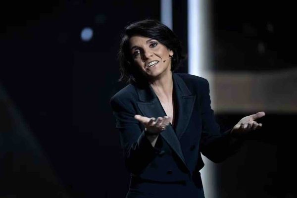 Florence Foresti couronnée humoriste de l’année lors de la première édition des Auguste de l’humour