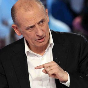 RTL : le journaliste Jean-Michel Aphatie mis «en retrait» de l’antenne après sa comparaison «inappropriée» entre Oradour-sur-Glane et l’Algérie
