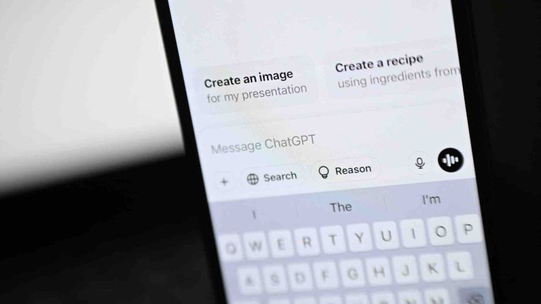 La police japonaise a arrêté trois adolescents pour avoir créé avec ChatGPT de faux contrats de téléphonie mobile
