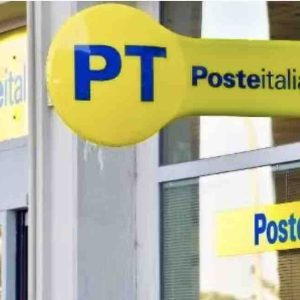 Le groupe de services postaux Poste Italiane s’est invité samedi au capital de Telecom Italia, premier pas vers une future alliance