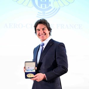 Tom Cruise honoré par la grande médaille de l’Aéro-Club de France