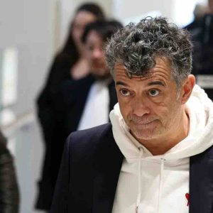 Violences conjugales: le tribunal de Paris condamne Stéphane Plaza à 12 mois d’emprisonnement avec sursis