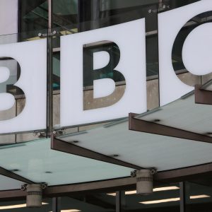 Documentaire sur Gaza : la ministre britannique de la Culture convoque le président de la BBC 