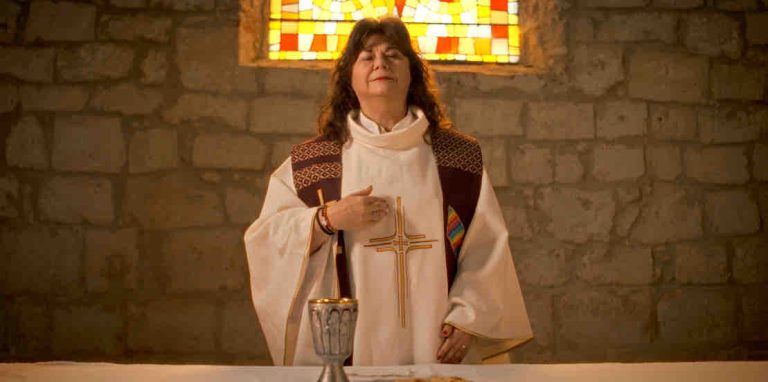 ARTE : «Femmes prêtres, vocations interdites» de Marie Mandy, samedi 12 avril à 22h25