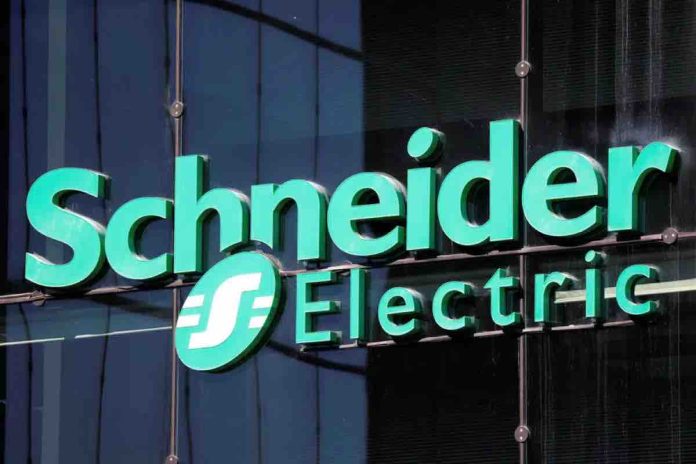 Le géant français des équipements électriques Schneider Electric prévoit d’ici à 2027 d’investir 700 millions de dollars aux Etats-Unis dans l’IA et l’énergie