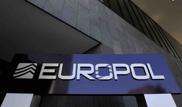 L’intelligence artificielle dynamise le crime organisé, avertit Europol