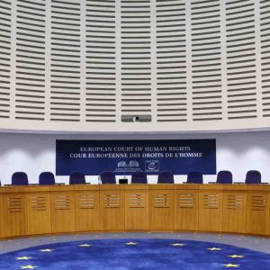 Menaces contre Novaïa Gazeta : la Cour européenne des droits de l’homme condamne la Russie