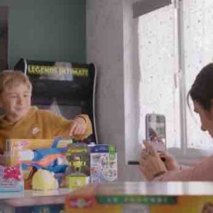 Public Sénat : le documentaire inédit «Enfants influenceurs : une vie sur les réseaux» samedi 12 avril à 21h00