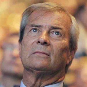 Quelque 500 journalistes de médias Bolloré ont signé des clauses de confidentialité qui leur «imposent le silence», selon RSF