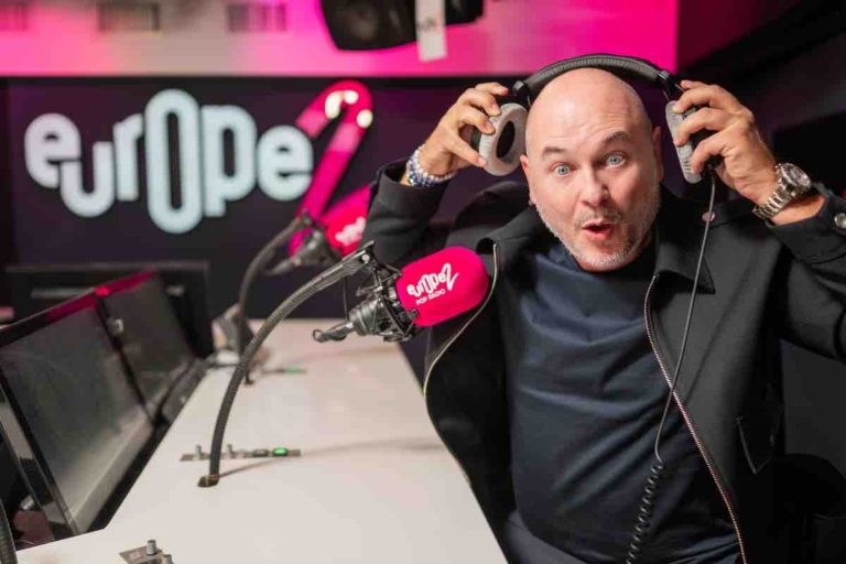 «Cauet sur Europe 2» : l’animateur de retour en radio dès le lundi 28 avril