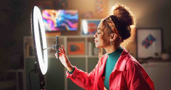 Comment le droit européen encadre-t-il les activités des influenceurs·euses sur les réseaux sociaux ?