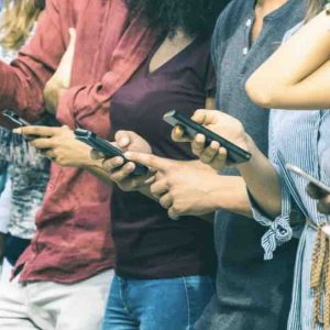 Bruxelles veut des recommandations afin de mieux protéger les mineurs en ligne