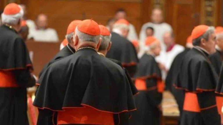 Conclave et cardinaux : les contenus prolifèrent sur les réseaux sociaux