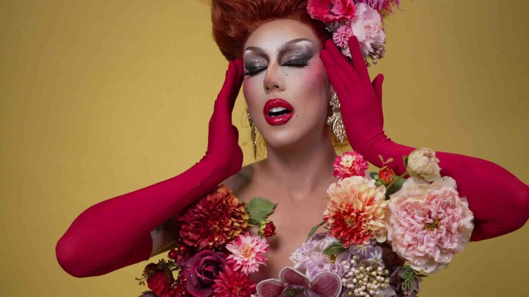 HISTOIRE TV : le documentaire inédit «Sous les paillettes, la rage : une histoire du Drag» samedi 17 mai à 20h50 
