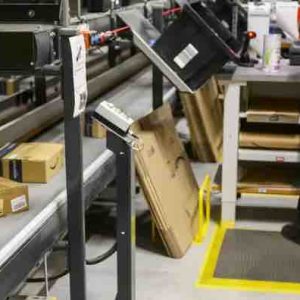 Marché du livre: le géant du commerce en ligne Amazon contourne la loi française, affirme le Médiateur public du livre