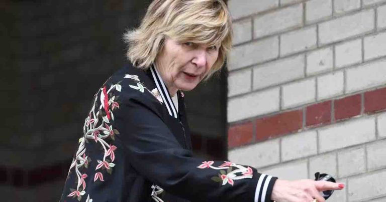 Affaire Karine Le Marchand : l’avocate de Mimi Marchand plaide la relaxe