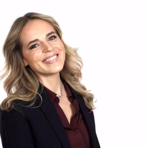 Claire Arnoux, nouvelle voix du talk-show de NOVO19, la chaîne d’Ouest-France 